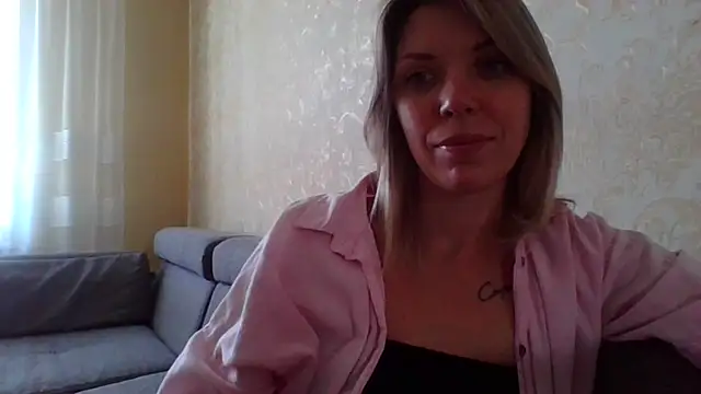 Snapshot of VelvetLove287 chatting on March 12, 8:51 am VelvetLove287 online show from March 12, 8:51 am