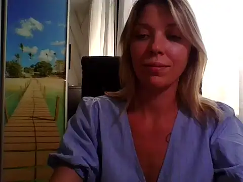 Snapshot of VelvetLove287 chatting on September 21, 1:38 pm VelvetLove287 online show from September 21, 1:38 pm