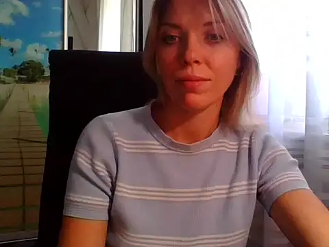 Snapshot of VelvetLove287 chatting on October 14, 7:20 am VelvetLove287 online show from October 14, 7:20 am