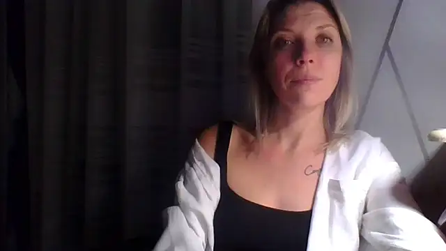 Snapshot of VelvetLove287 chatting on February 13, 7:42 pm VelvetLove287 online show from February 13, 7:42 pm