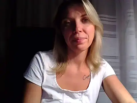Snapshot of VelvetLove287 chatting on October 6, 6:52 pm VelvetLove287 online show from October 6, 6:52 pm