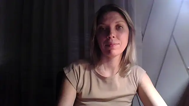 Snapshot of VelvetLove287 chatting on February 19, 8:31 pm VelvetLove287 online show from February 19, 8:31 pm