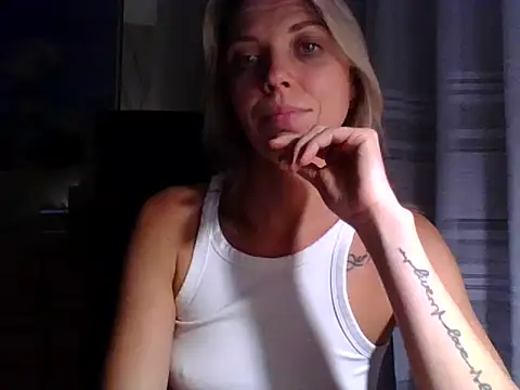 Snapshot of VelvetLove287 chatting on September 30, 6:58 pm VelvetLove287 online show from September 30, 6:58 pm