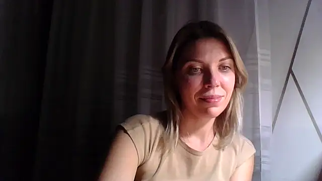Snapshot of VelvetLove287 chatting on March 3, 7:28 pm VelvetLove287 online show from March 3, 7:28 pm