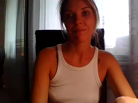 Snapshot of VelvetLove287 chatting on October 15, 8:55 am VelvetLove287 online show from October 15, 8:55 am