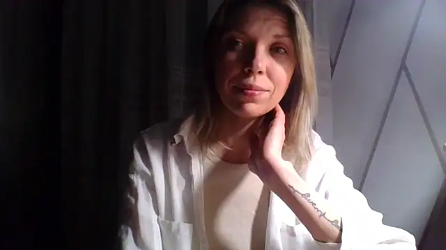 Snapshot of VelvetLove287 chatting on February 14, 7:44 pm VelvetLove287 online show from February 14, 7:44 pm