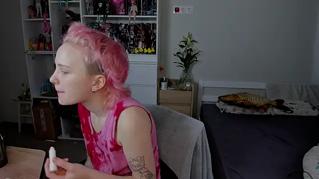 School Love online show from December 17, 7:13 am