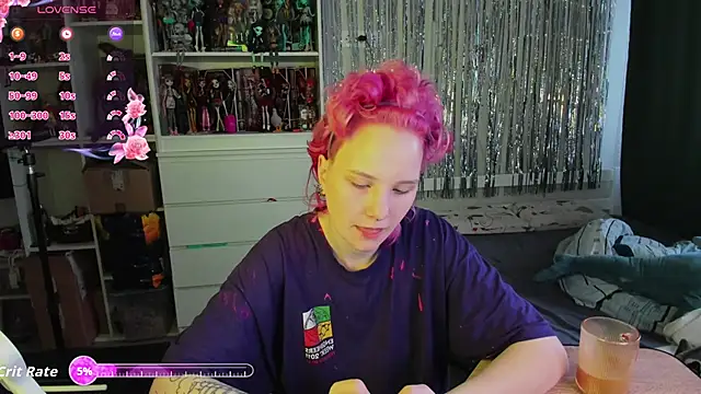 School Love online show from April 9, 7:14 am