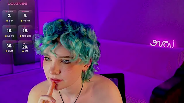 Snapshot of School_Love chatting on February 19, 4:11 pm School Love online show from February 19, 4:11 pm