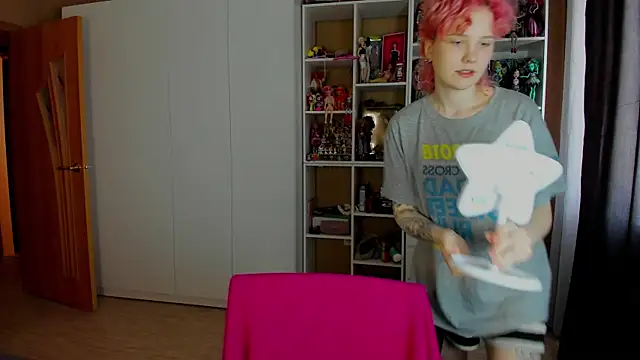 School Love online show from May 20, 7:16 am