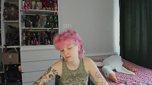 School Love online show from March 13, 7:13 am