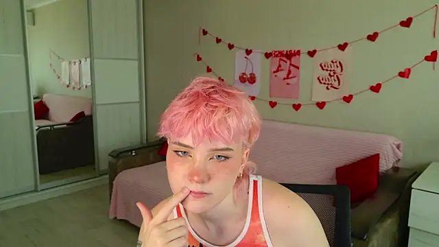 Snapshot of School_Love chatting on September 21, 11:04 am School Love online show from September 21, 11:04 am