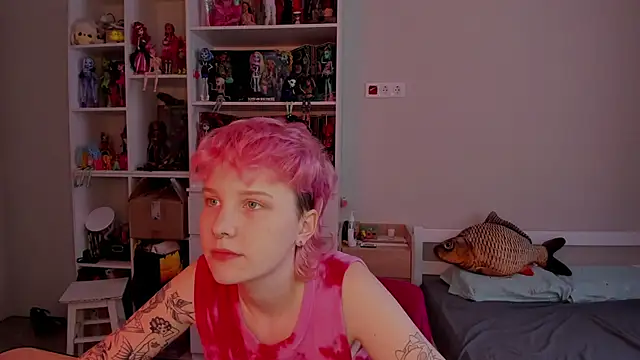 School Love online show from January 8, 7:03 am