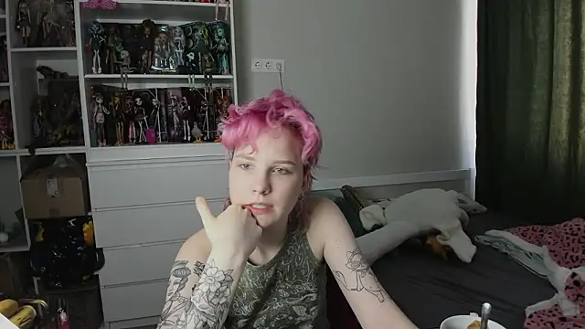 School Love online show from March 12, 7:12 am