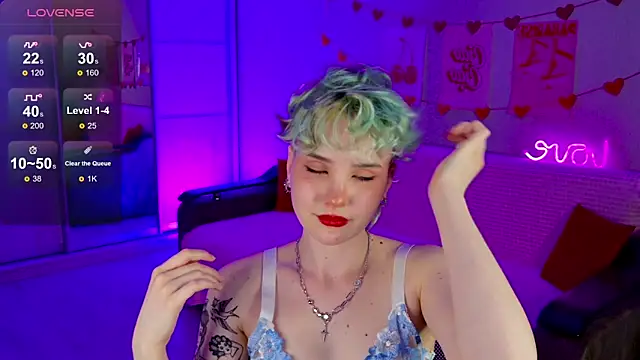 Snapshot of School_Love chatting on March 20, 4:09 pm School Love online show from March 20, 4:09 pm