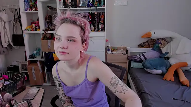 School Love online show from February 11, 7:08 am