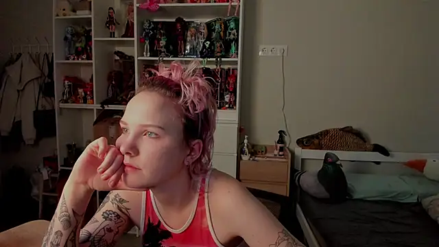 School Love online show from February 16, 7:07 am