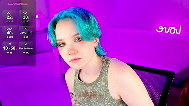 Snapshot of School_Love chatting on February 5, 1:11 pm School Love online show from February 5, 1:11 pm