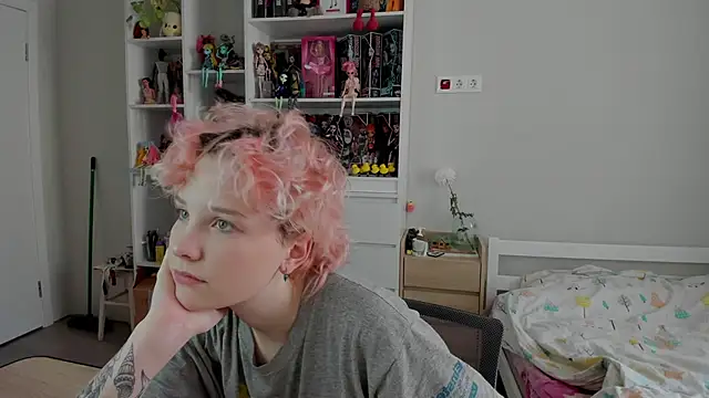 School Love online show from November 26, 7:08 am