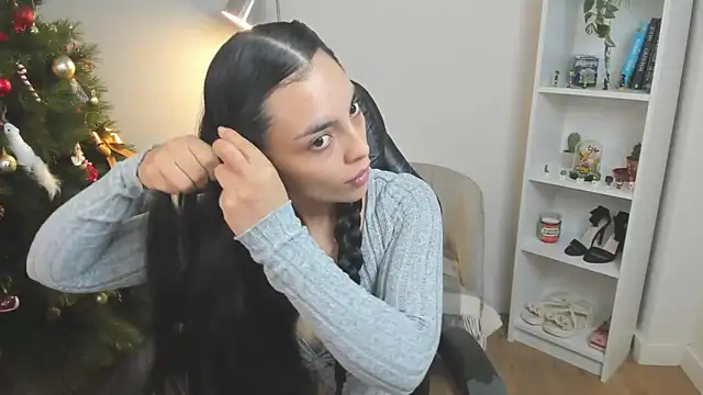  BellaEvans  online show from December 18, 5:56 am