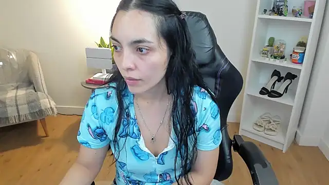  BellaEvans  online show from April 30, 11:39 am