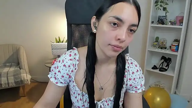  BellaEvans  online show from May 22, 4:54 am