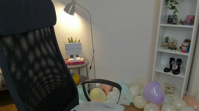  BellaEvans  online show from May 9, 5:00 am