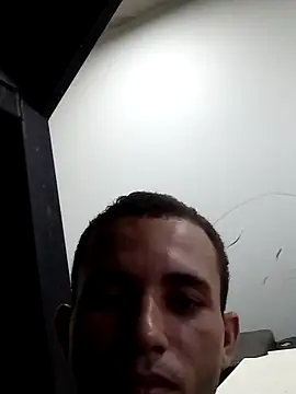 Snapshot of jhonmenas14 chatting on December 17, 10:42 am jhonmenas14 online show from December 17, 10:42 am