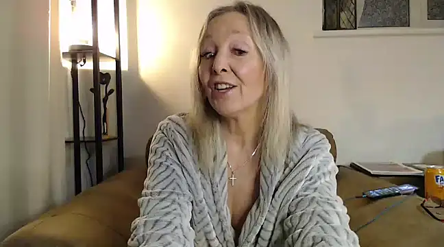 Snapshot of Ladystargazer1966 chatting on January 16, 11:06 pm Ladystargazer1966 online show from January 16, 11:06 pm