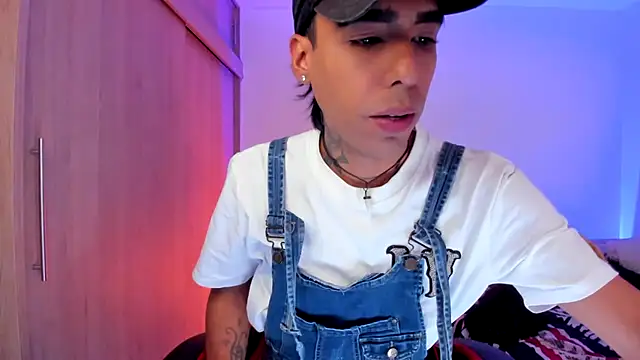 aldrinwhite online show from February 17, 4:59 pm