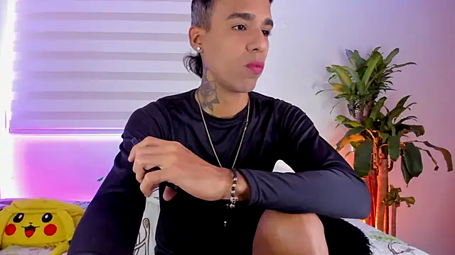 aldrinwhite online show from September 23, 6:15 pm