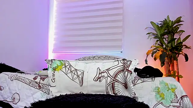 aldrinwhite online show from October 9, 5:57 pm