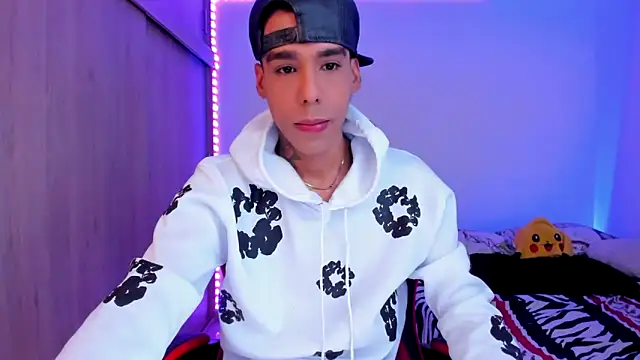 aldrinwhite online show from February 9, 4:16 pm