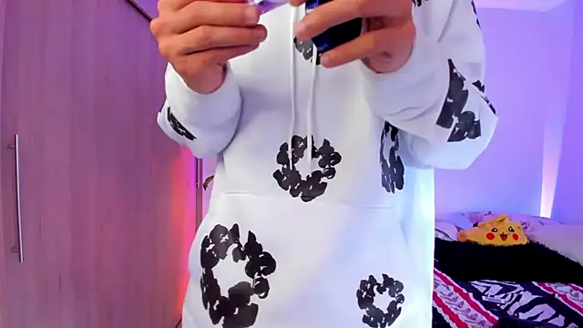 aldrinwhite online show from February 28, 7:13 pm