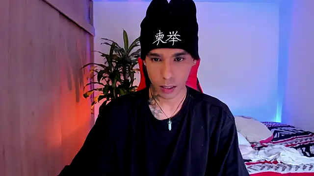 aldrinwhite online show from April 18, 7:07 pm