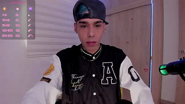 aldrinwhite online show from March 13, 4:12 pm