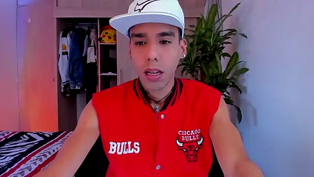 aldrinwhite online show from December 20, 3:48 pm