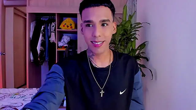 aldrinwhite online show from November 15, 7:40 pm