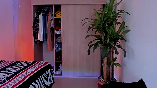 aldrinwhite online show from December 21, 4:08 pm