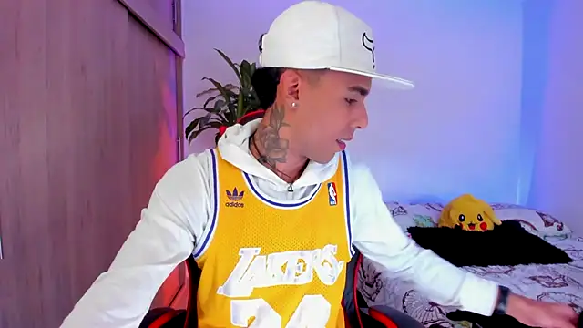 aldrinwhite online show from March 9, 6:22 pm