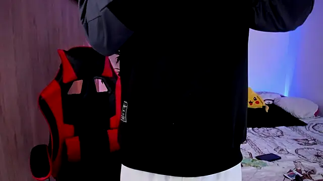 aldrinwhite online show from March 17, 6:00 pm