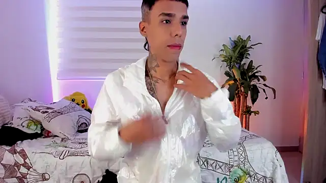 aldrinwhite online show from September 14, 5:35 pm