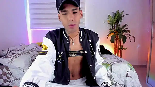 aldrinwhite online show from September 17, 6:21 pm