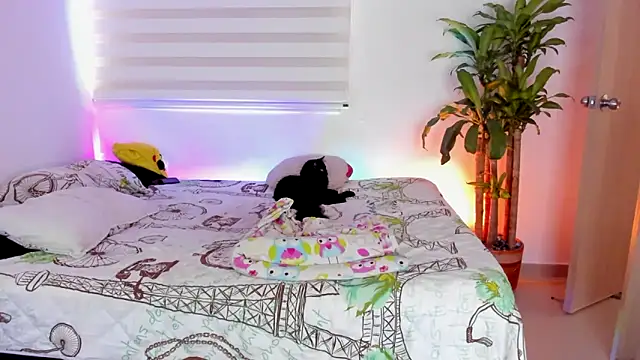 aldrinwhite online show from October 15, 5:21 pm