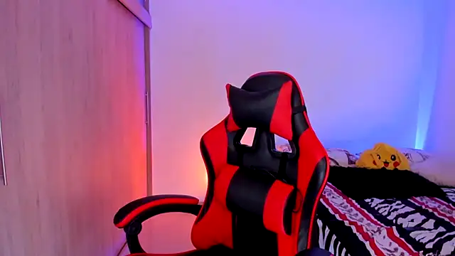 aldrinwhite online show from February 19, 4:48 pm