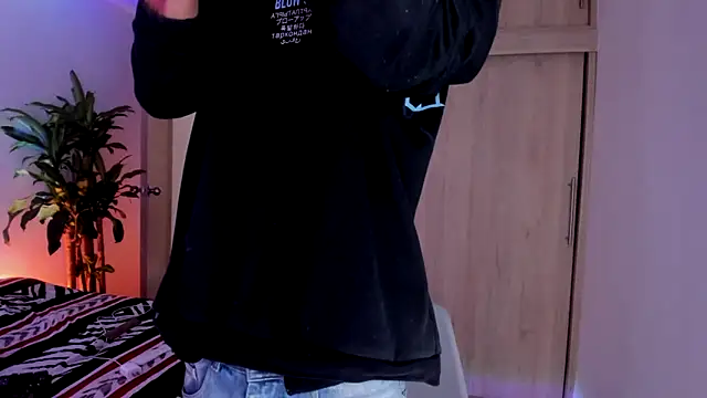 aldrinwhite online show from November 3, 6:55 pm