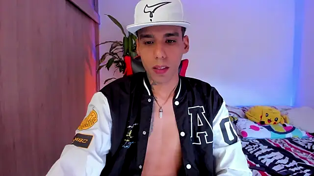 aldrinwhite online show from April 2, 6:58 pm