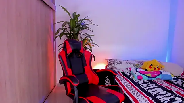 aldrinwhite online show from March 31, 8:33 pm