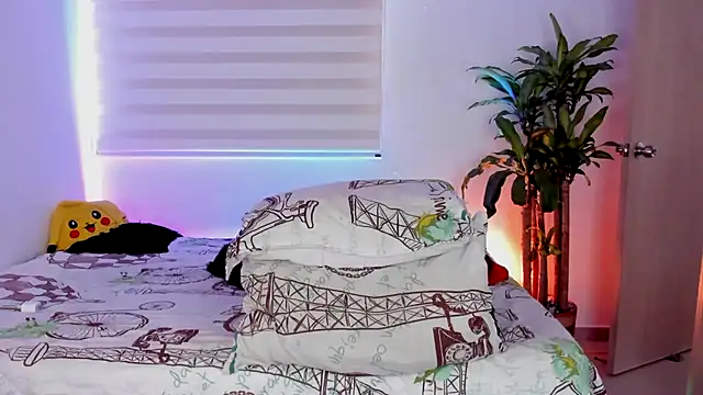 aldrinwhite online show from October 22, 5:23 pm