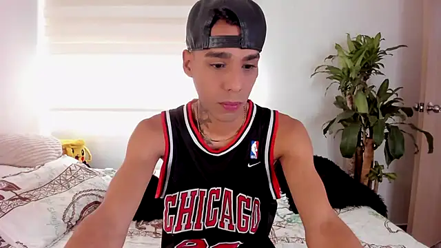 aldrinwhite online show from September 8, 8:30 pm